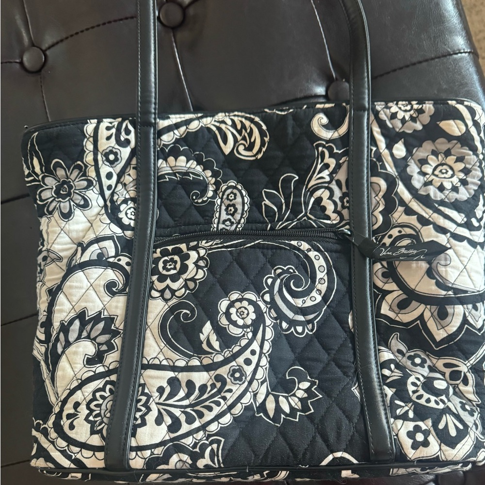Vera Bradley tote EUC midnight Paisley retired pattern